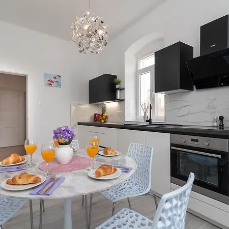 Apartment Silvia Trogir Exterior photo
