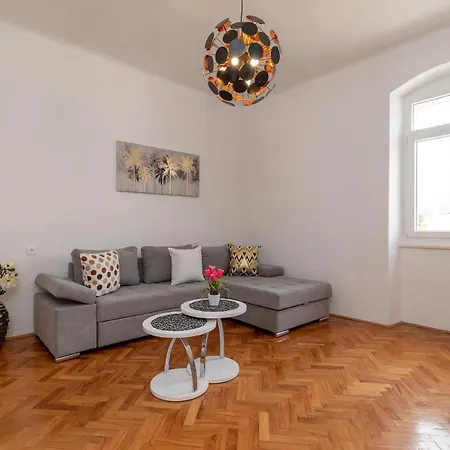 Apartment Silvia Trogir Exterior photo