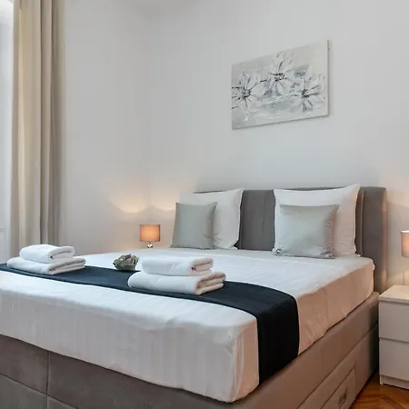 Apartment Silvia Trogir Exterior photo
